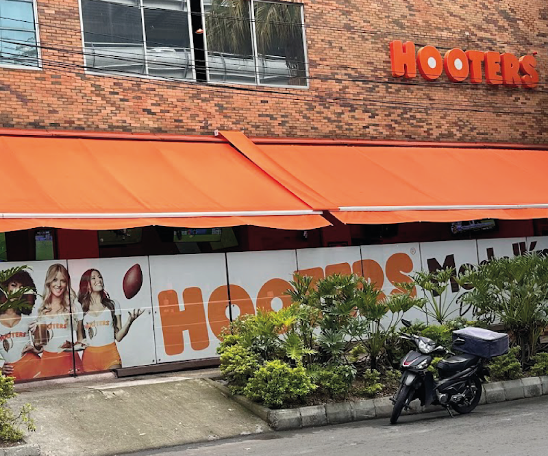 Hooters - Medellín
