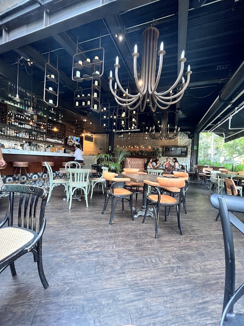 Delirio Exquisito - Laureles