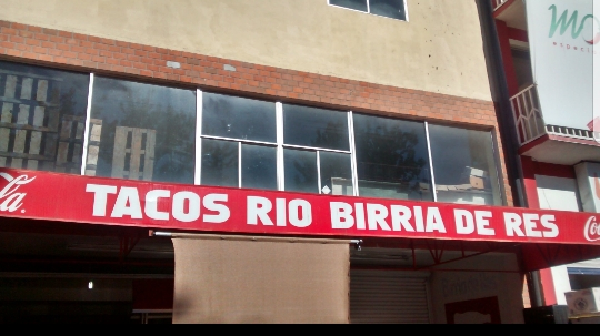 "TACOS DE BIRRIA DEL RIO"