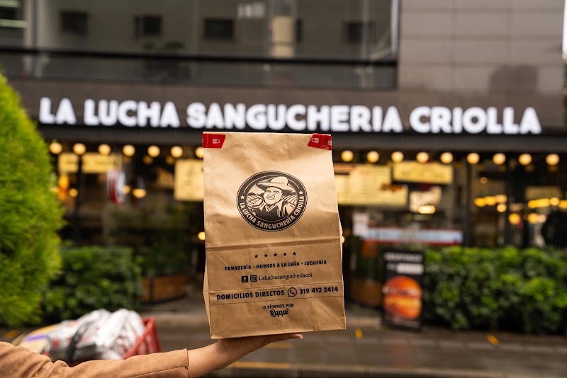 La Lucha Sanguchería Criolla 85