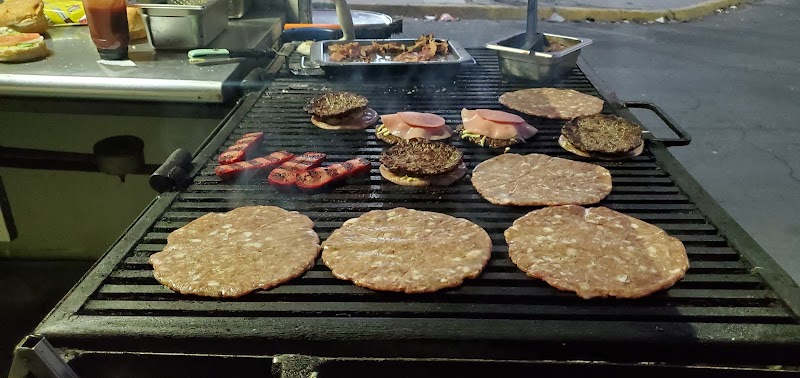 Hamburguesas Revolución (Mexican Food)