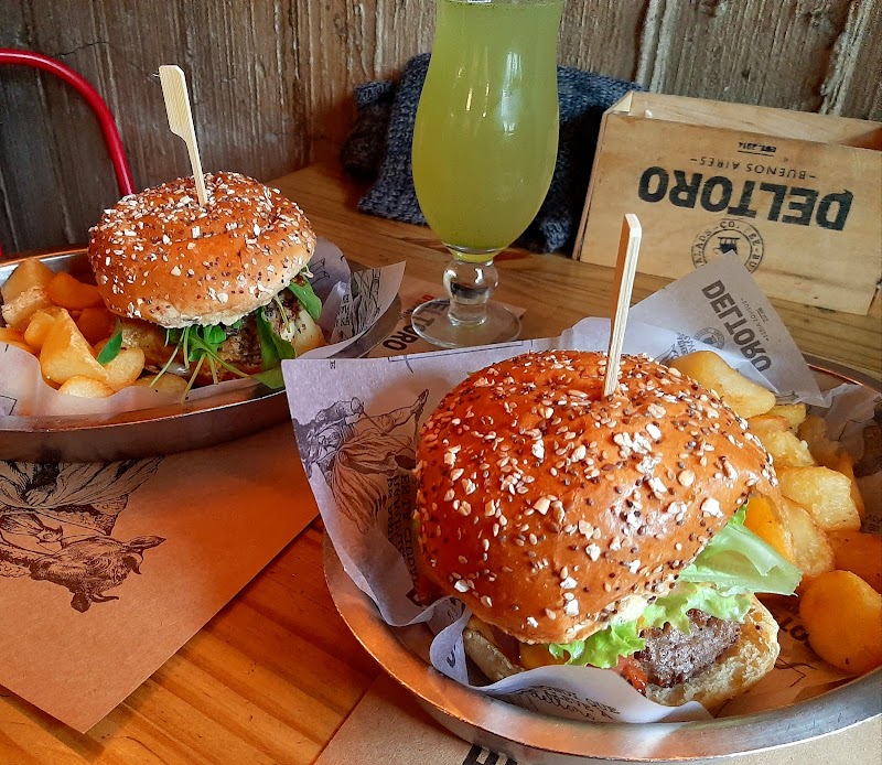 DELTORO Burgers & pizza