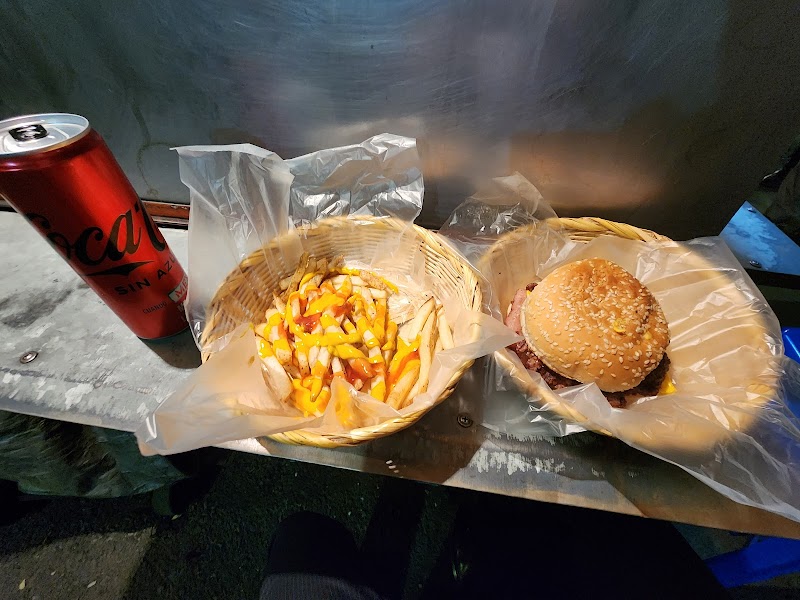 Hamburguesas Al Carbón LA MORENA