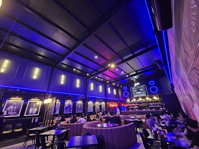 Louie Burger Zona Real
