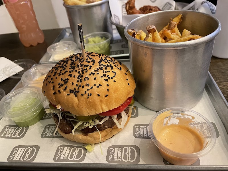 Garage Burger & Chicken Express l Irpavi
