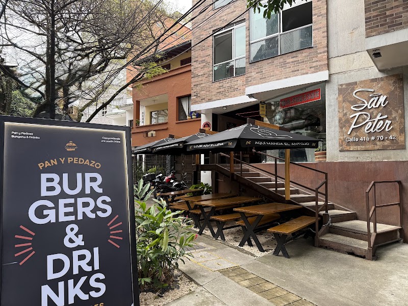 Pan y Pedazo | Burgers & Drinks