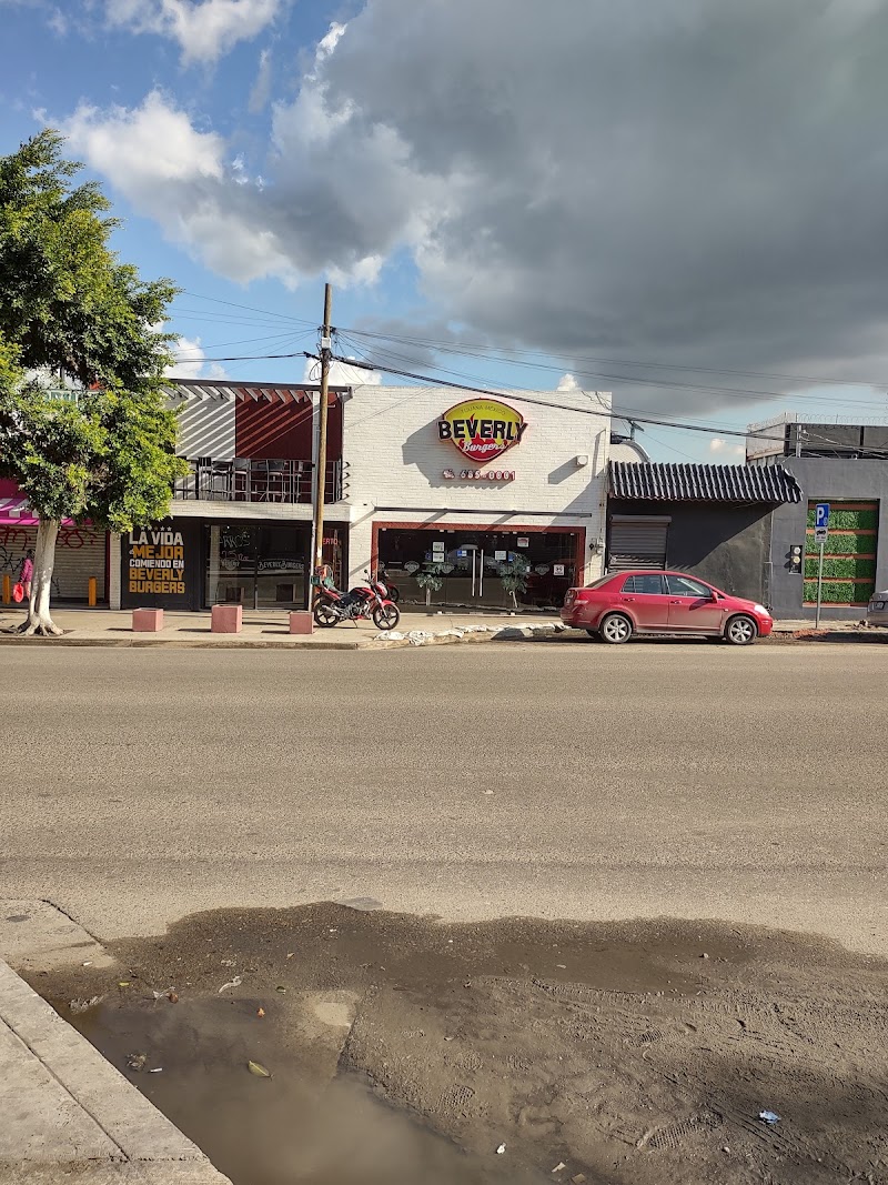 Beverly Burgers Suc. Centro