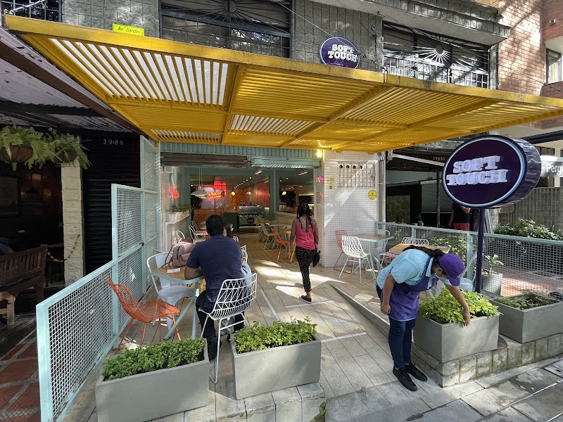 Soft Touch Laureles