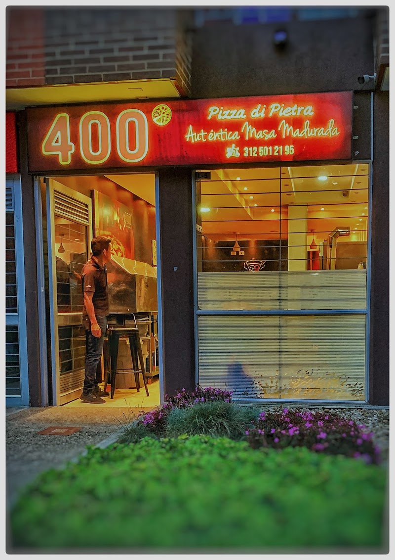 400 Grados Pizza Di Pietra