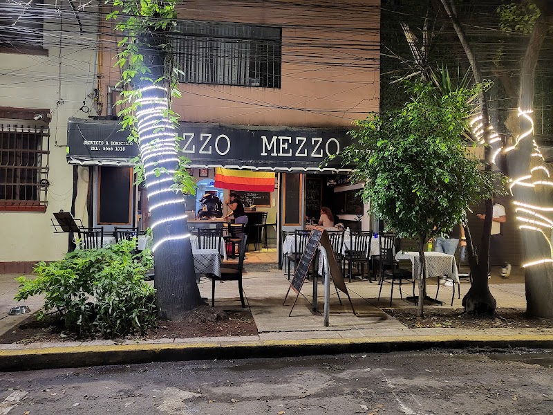 Panizzeria Mezzo Mezzo