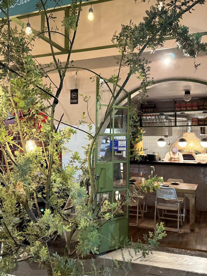 Pazzesca Pizzeria