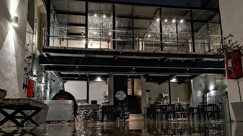 BRICO Pizzería Restaurant