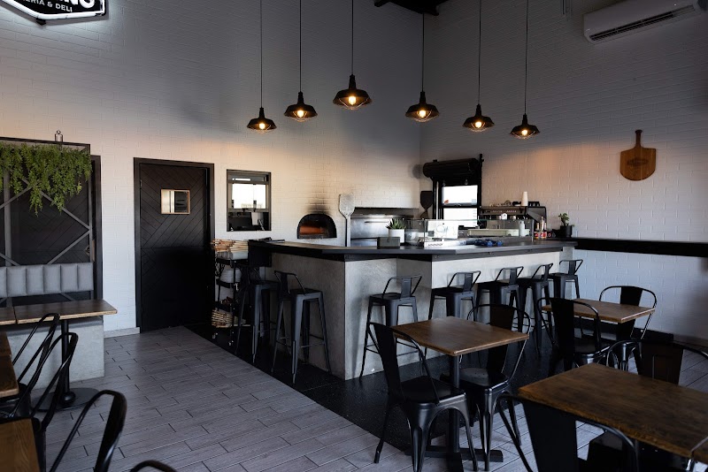 Al Forno Pizzería & Deli