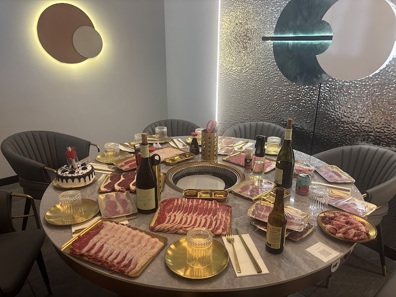 Okane BBQ y sushi