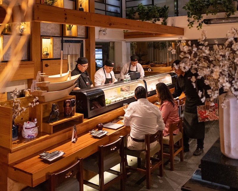 Makoto Sushi Bar