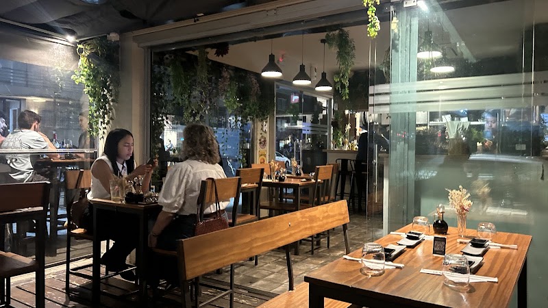 Meraki Poke Sushi Wok & Burger