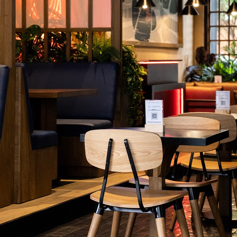 Sushi Light Amsterdam Plaza