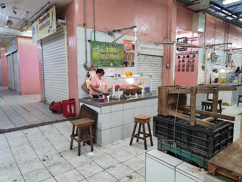 El Popular Turix: Tacos y Tortas de Cochinita
