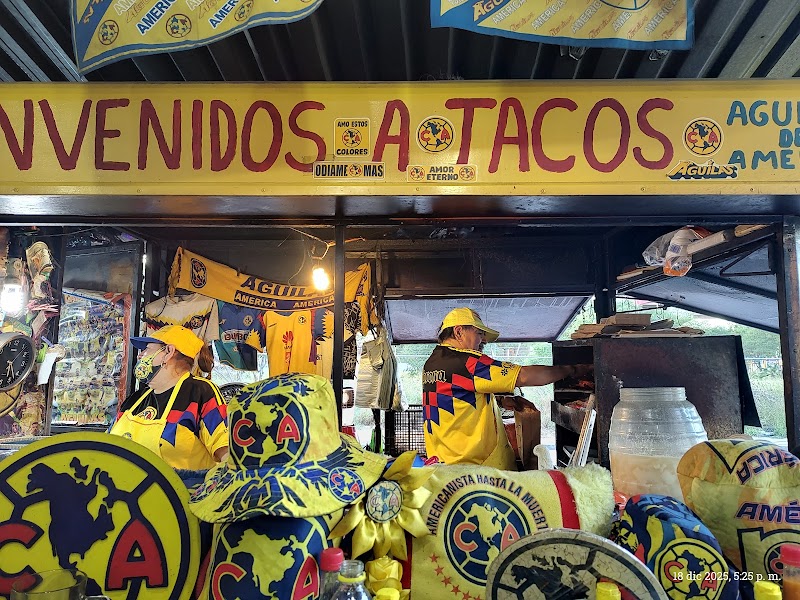 Tacos Rojos El Nido De Las ÁGuilas